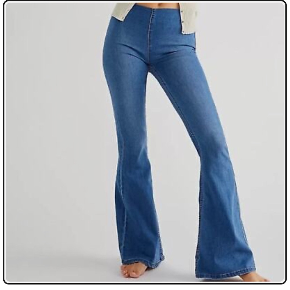 Free people pull on flare jeans - size 28